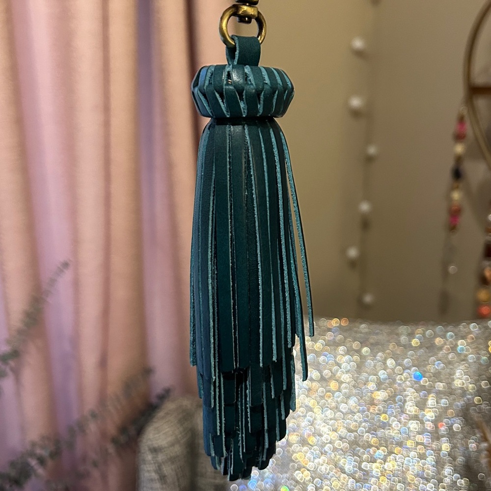 PORTLAND LEATHER Elegant Blue Jellyfish Tassel Keychain